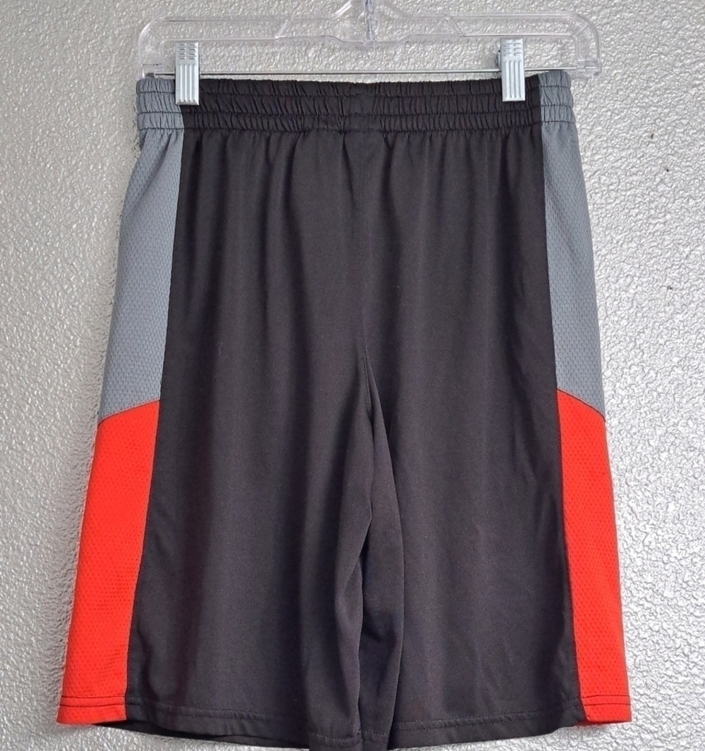 Puma Boy's Bssketball Shorts   Size 14/16 - Picture 3 of 4